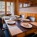 Cosy Aux Deux Alpes Avec Vue Sur La Montagne D'or Апартаменты *